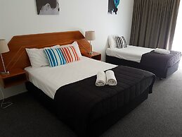 Outrigger Burleigh