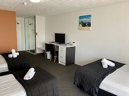 Outrigger Burleigh