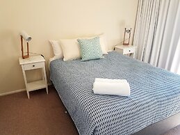 Outrigger Burleigh