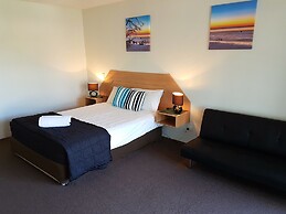 Outrigger Burleigh