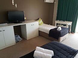 Outrigger Burleigh