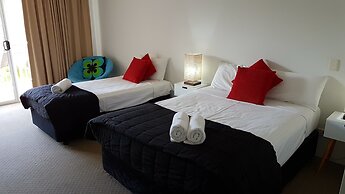 Outrigger Burleigh
