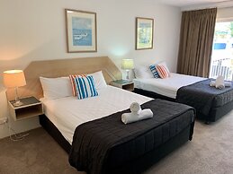 Outrigger Burleigh