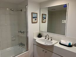 Outrigger Burleigh