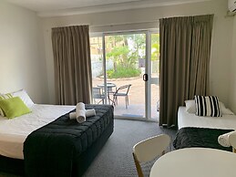 Outrigger Burleigh