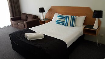 Outrigger Burleigh
