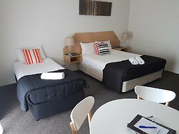 Outrigger Burleigh
