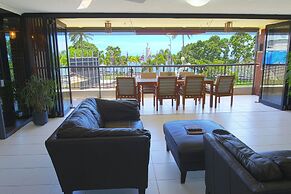 Cairns Aquarius