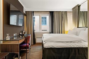 Clarion Hotel Admiral