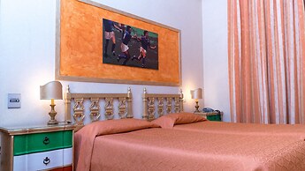 Admiral Hotel