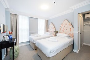 Americana Hotel