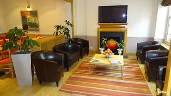 Americana Hotel
