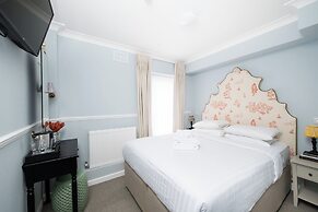 Americana Hotel
