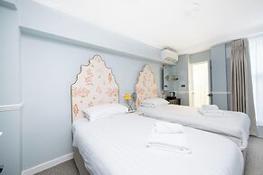 Americana Hotel