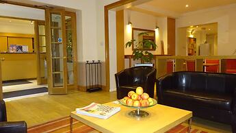 Americana Hotel