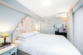 Americana Hotel