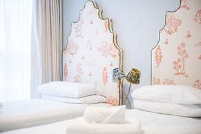 Americana Hotel