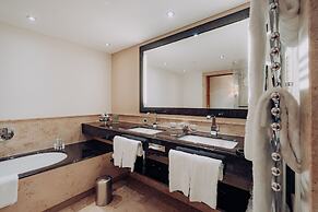 Interalpen-Hotel Tyrol GmbH