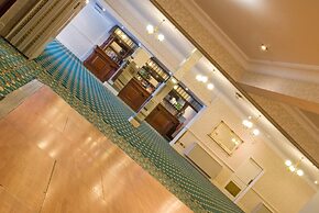 Royal Court Hotel
