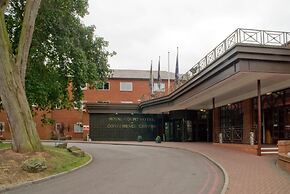 Royal Court Hotel