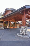 Riverhouse Lodge