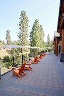 Riverhouse Lodge