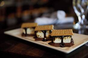 Riverhouse Lodge