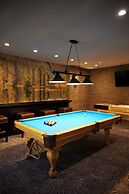 Riverhouse Lodge