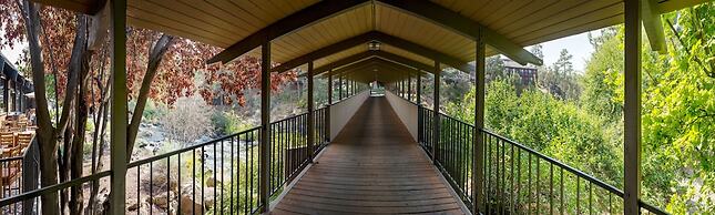 Riverhouse Lodge