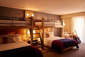 Riverhouse Lodge
