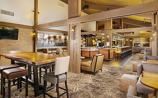 Riverhouse Lodge