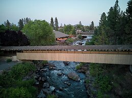 Riverhouse Lodge