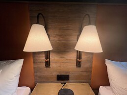 Riverhouse Lodge