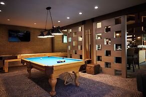 Riverhouse Lodge