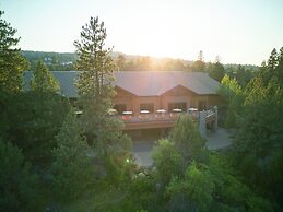Riverhouse Lodge