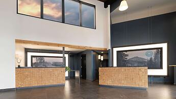 Riverhouse Lodge