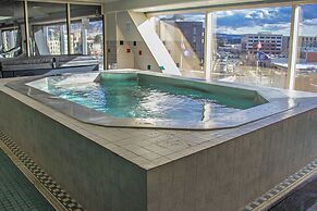 The Grove Hotel