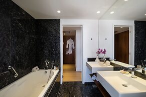 Aquila Atlantis Hotel