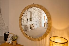 Adonis Hotel & Apartments