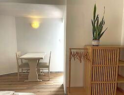 Adonis Hotel & Apartments