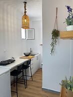 Adonis Hotel & Apartments