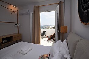 Adonis Hotel & Apartments