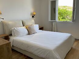 Adonis Hotel & Apartments
