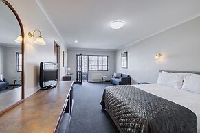 Adelaide Inn