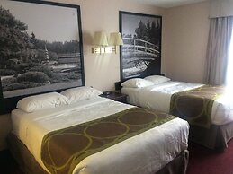 Super 8 by Wyndham Lethbridge