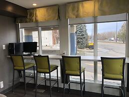 Super 8 by Wyndham Lethbridge