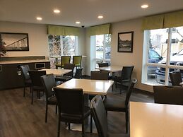 Super 8 by Wyndham Lethbridge