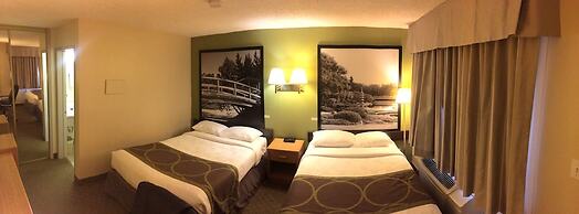 Super 8 by Wyndham Lethbridge