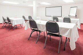 Super 8 by Wyndham Lethbridge