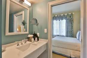 Harborside at Charleston Harbor Resort and Marina